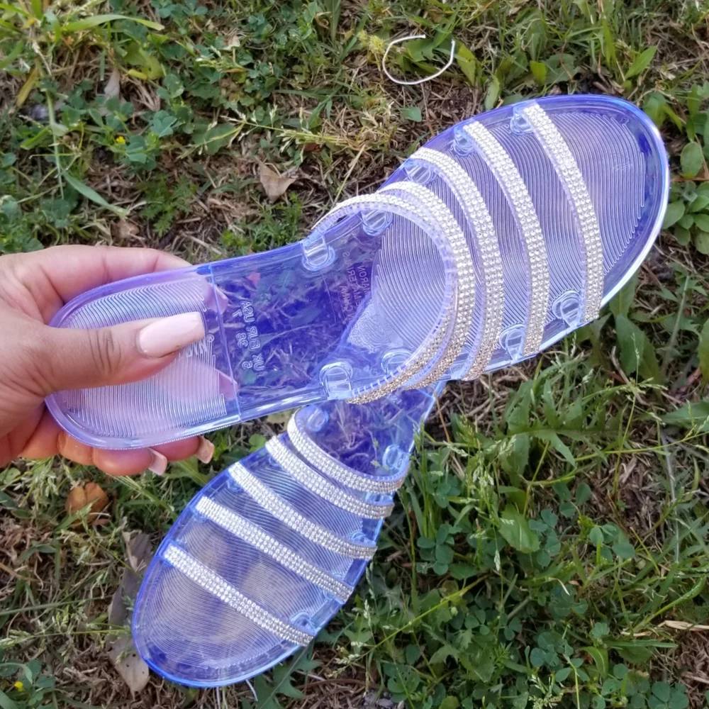 💗ARRIVED 💗 CLEAR BLUE FLAT SANDALS - Picture 4 of 8